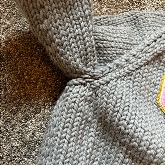 GOGO sweater!! NWOT, beautiful grey with GOGO in pink. - Picture 6 of 9